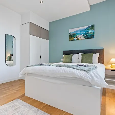 Elegant Flat - Sleeps 8 - Highrise View Centre * Лідс