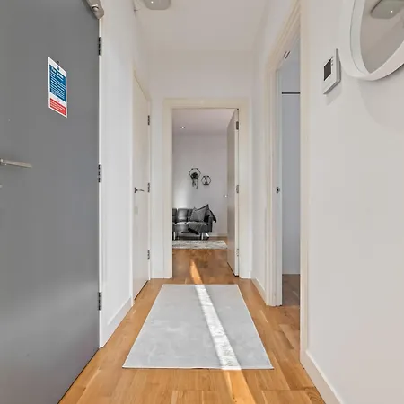 Elegant Flat - Sleeps 8 - Highrise View Centre Апартаменти *