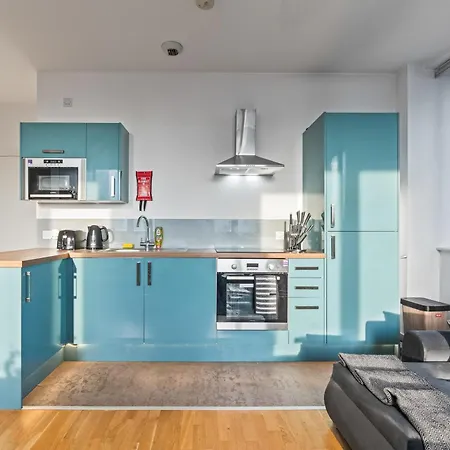 Elegant Flat - Sleeps 8 - Highrise View Centre Апартаменти Лідс