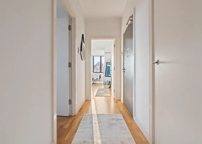 Elegant Flat - Sleeps 8 - Highrise View Centre