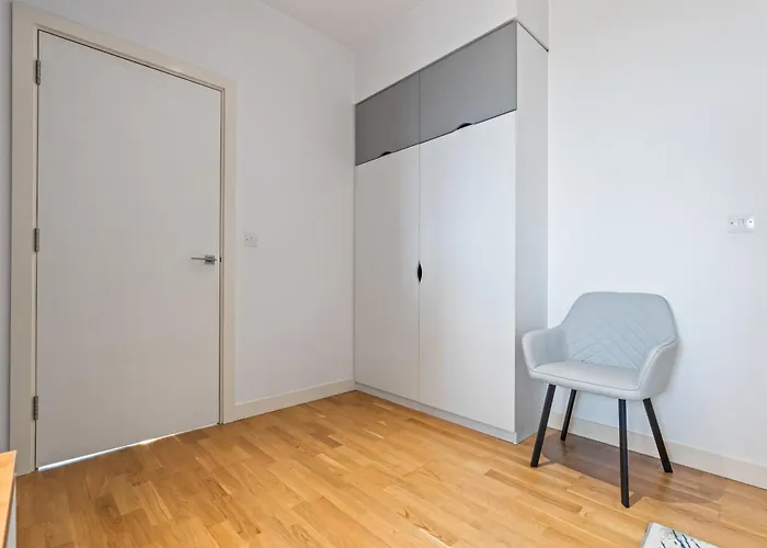 Elegant Flat - Sleeps 8 - Highrise View Centre Leeds (West Yorkshire)