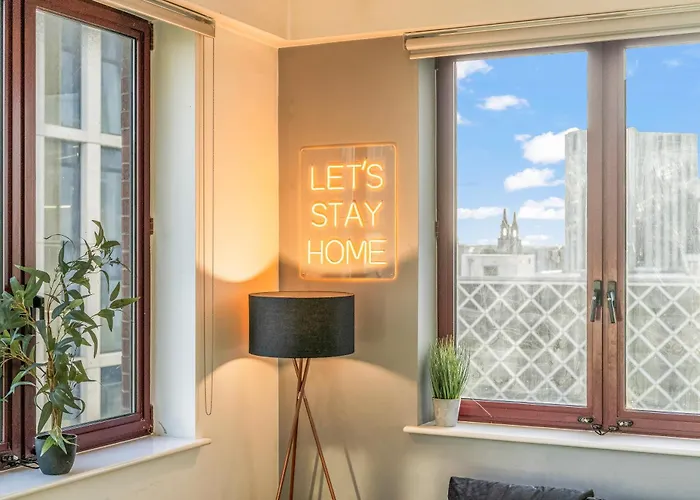 Elegant Flat - Sleeps 8 - Highrise View Centre