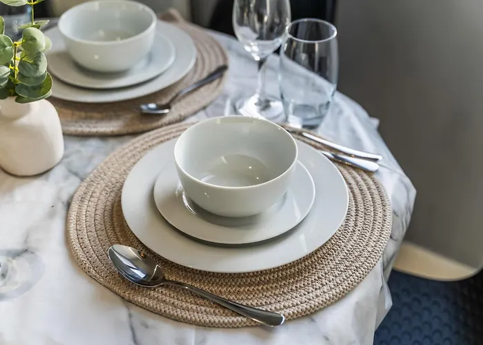 Elegant Flat - Sleeps 8 - Highrise View Centre