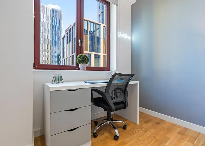 Elegant Flat - Sleeps 8 - Highrise View Centre * Leeds (West Yorkshire)