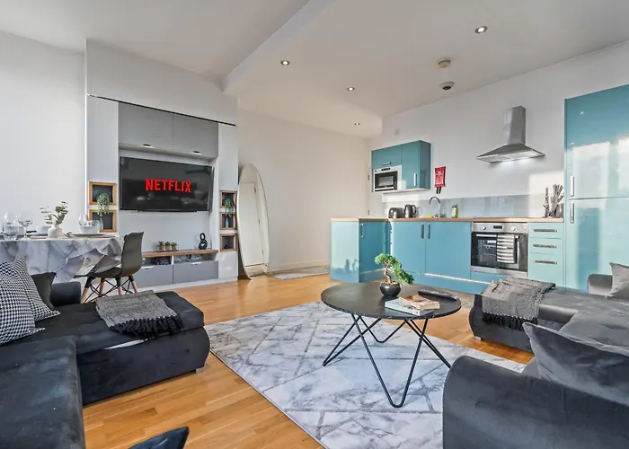 Apartamento Elegant Flat - Sleeps 8 - Highrise View Centre *