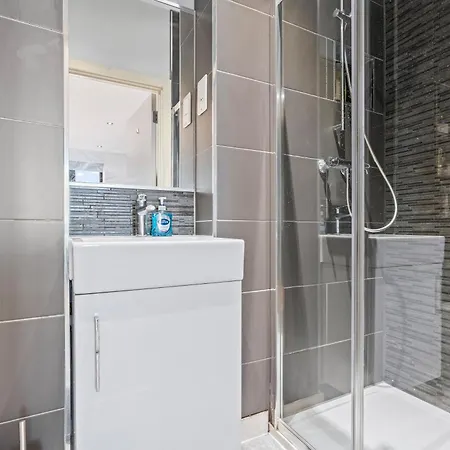 公寓 Elegant Flat - Sleeps 8 - Highrise View Centre *