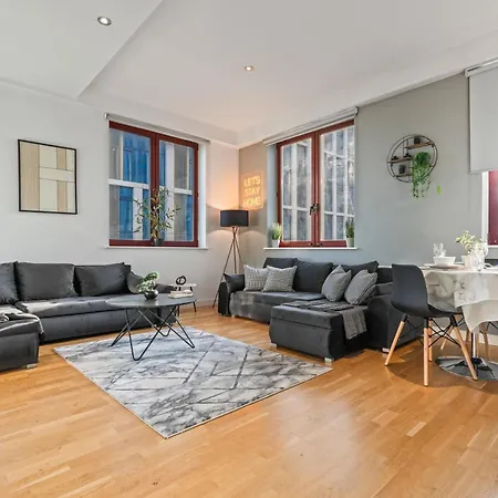 Elegant Flat - Sleeps 8 - Highrise View Centre 公寓