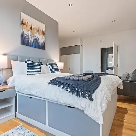 Elegant Flat - Sleeps 8 - Highrise View Centre 公寓